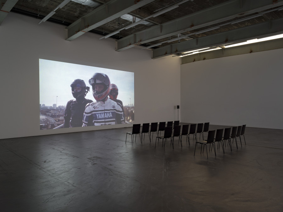 (LA)HORDE - Marine Brutti, Jonathan Debrouwer, Arthur Harel –, Bondy, 2017,  Kunsthalle Zürich, 2024. Foto / Image: Cedric Mussano