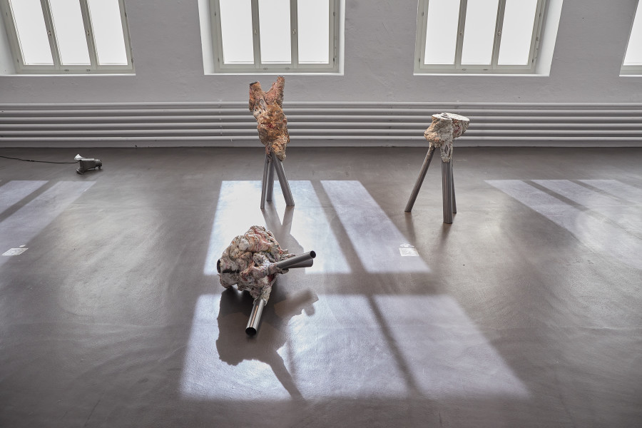 Exhibition view, “Shifting Matters. Vanessa Billy, Maya Bringolf, Jannik Giger, Zimoun», 21.3.-28.6.2026, Kunstraum Baden. Foto: Anja Wille Schori