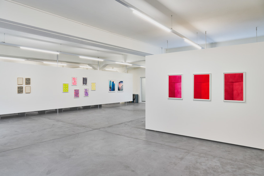 Installation view, NEOGEO, Décalages féminins, Edition VFO, Zürich, 2025. Photography by Bernhard Strauss