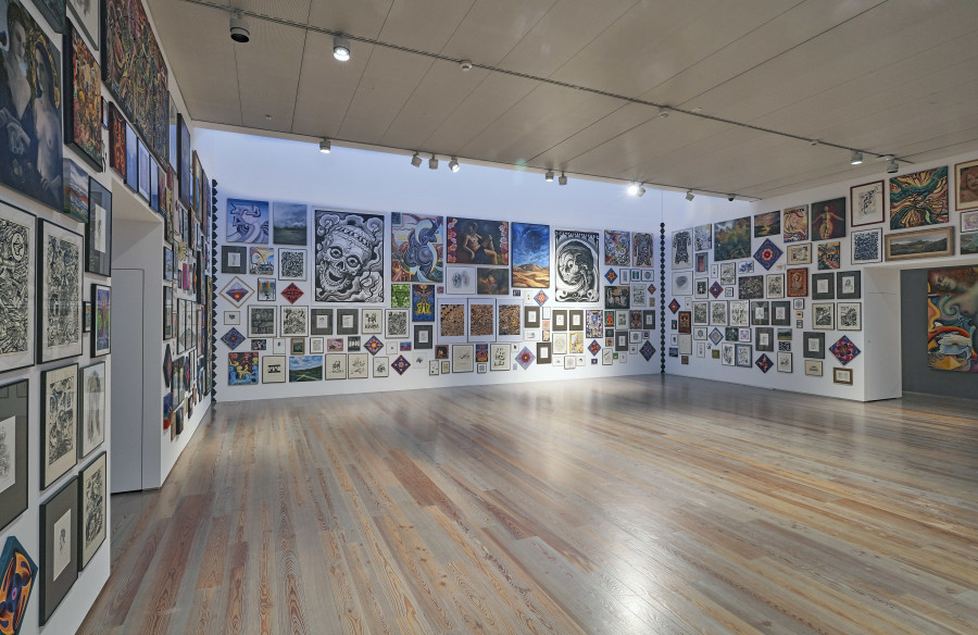 Installation view in the exhibition «Leu Art Family» © 2021, Museum Tinguely; photo: Daniel Spehr