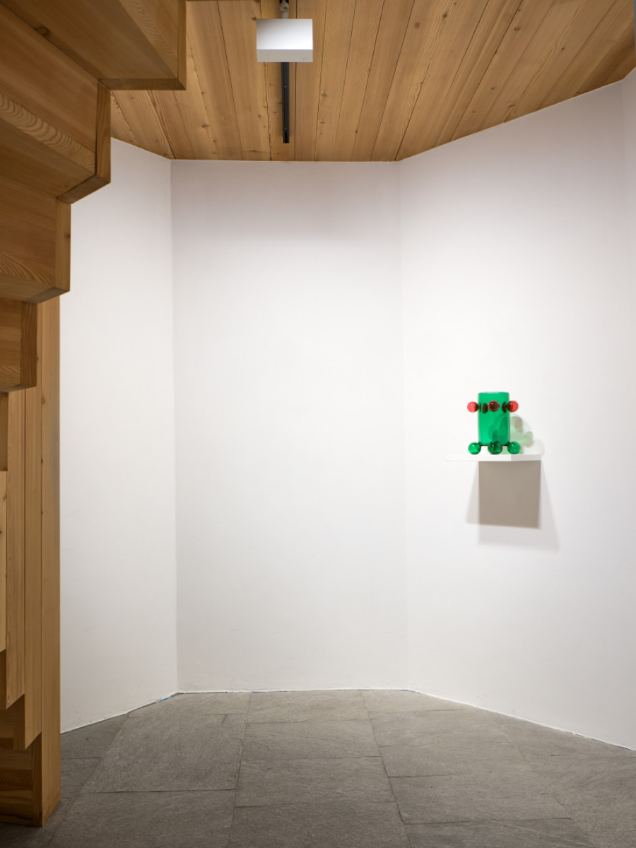 Andrea Büttner, Vase, 2023. Photo: Ralph Feiner, Courtesy of the artist and Galerie Tschudi