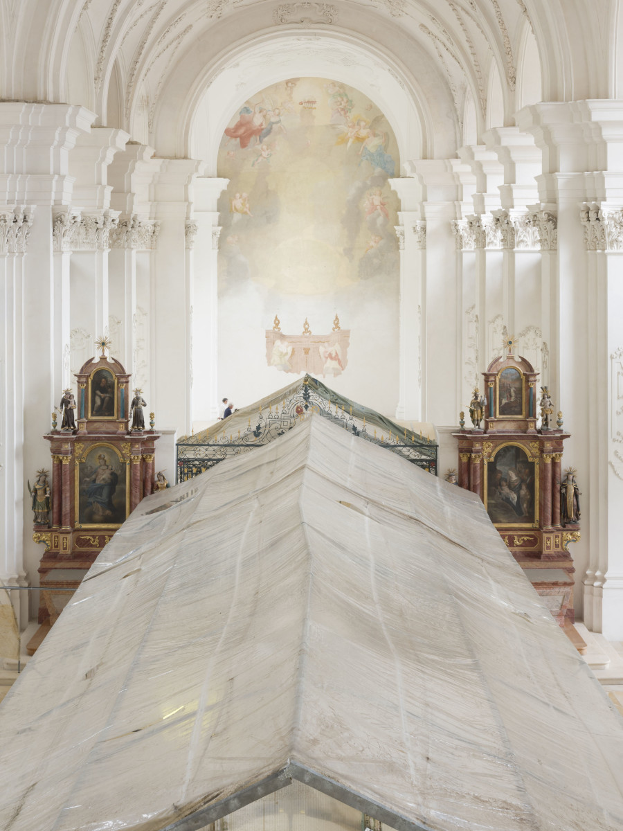 L’Effet de serre, Abbatiale Bellelay, exhibition view. Photo credit: Sebastian Verdon / Abbatiale Bellelay