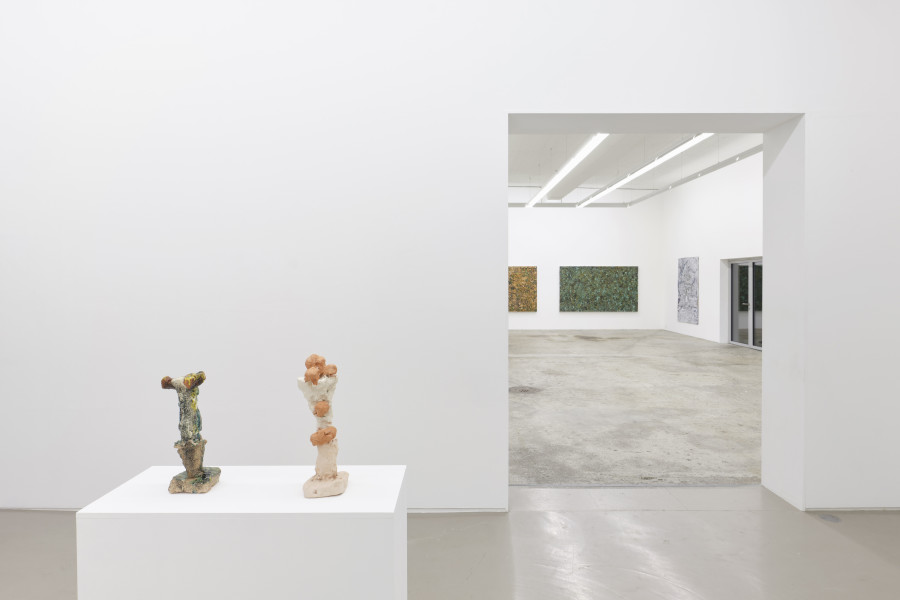 Exhibition view, Heinz Breloh, Skulpturen, Galerie Mark Müller, 2022.