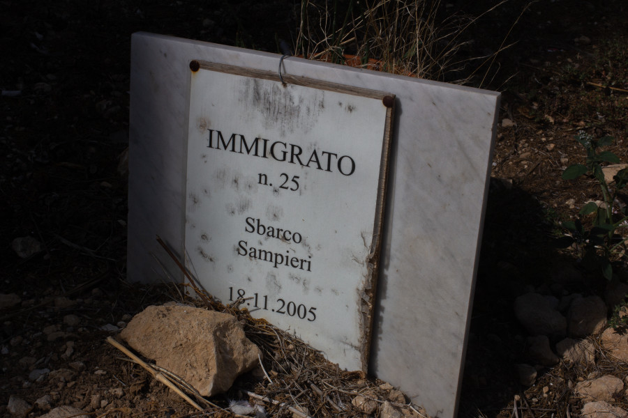 © Nathaniel White, A refugee grave in Sicily, Sicily (2018), from the series Routes, 2020