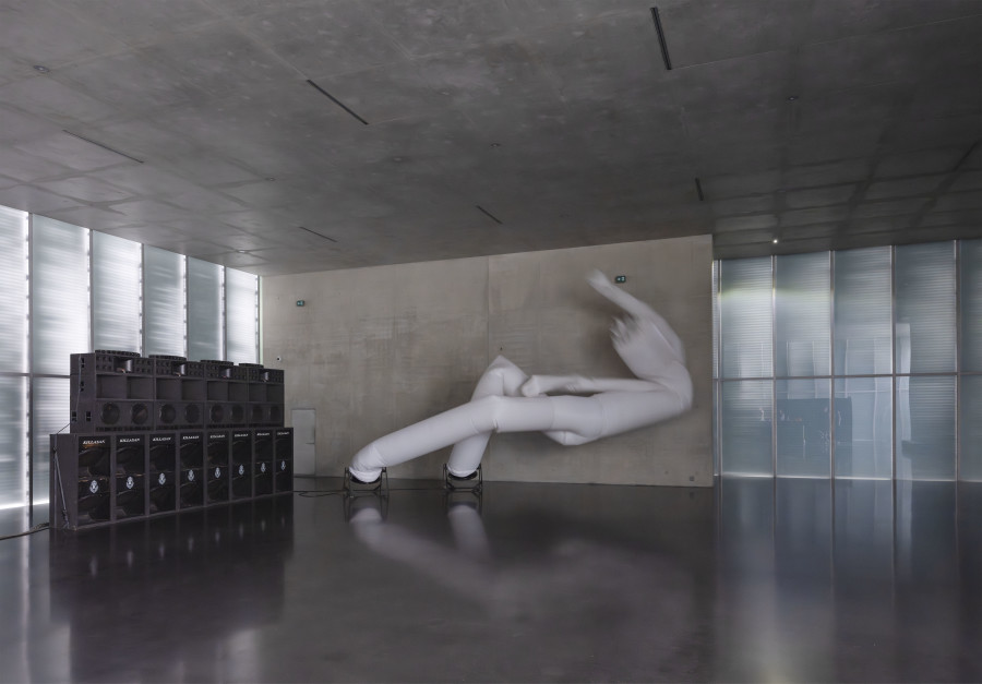 Cyprien Gaillard, When you expect flutes, it’s whistles, Exhibition view ground floor Kunsthaus Bregenz, 2026. Visitant (no dancing 2020 – 2021), 2021. Photo: Timo Ohler. © Cyprien Gaillard, Kunsthaus Bregenz. Courtesy of the artist, Berlin Atonal, Sprüth Magers, Gladstone Gallery