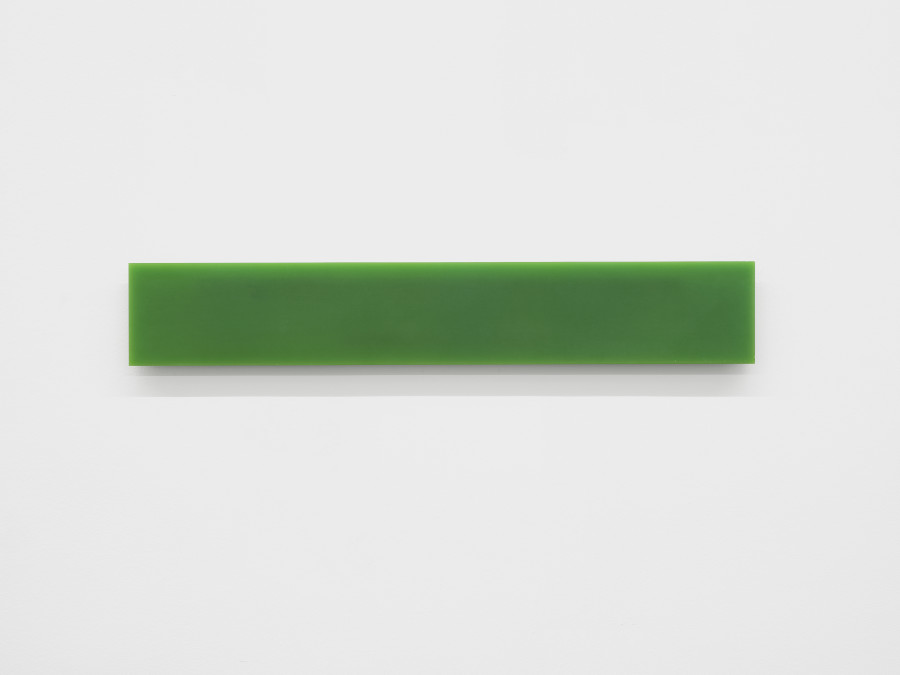 Kaspar Müller, Rectangle, green, savon aux herbes, 2024, Colored resin panel, scent, 15 x 90.7 x 2 cm