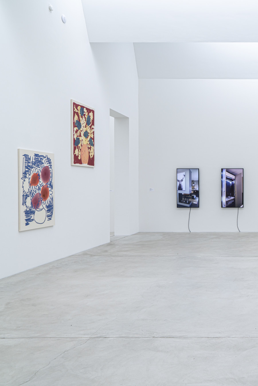 Ausstellungansicht mit Werken von Stefanie Kägi und Miriam Rutherfoord/Joke Schmidt, Kunst Museum Winterthur, 2020