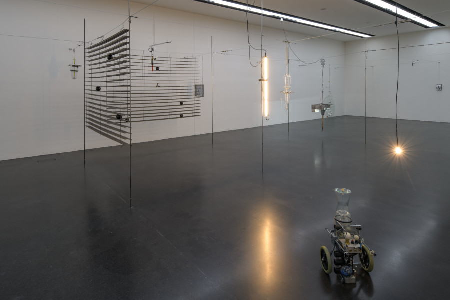Ausstellungsansicht spot on Mathis Pfäffli. Floor is Lava, Kunstmuseum Luzern, 2022. Foto: Marc Latzel