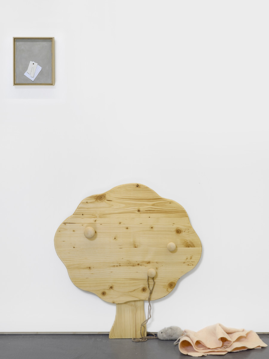 Min Yoon, B + ing + ing, 2024, 2 parts: Plywood, wooden handles, wool felt, thread, fabric; Oil on canvas, artist’s frame, 60 x 58 x 7 cm; 19 x 16 x 2.5 cm. Photo: Cedric Mussano