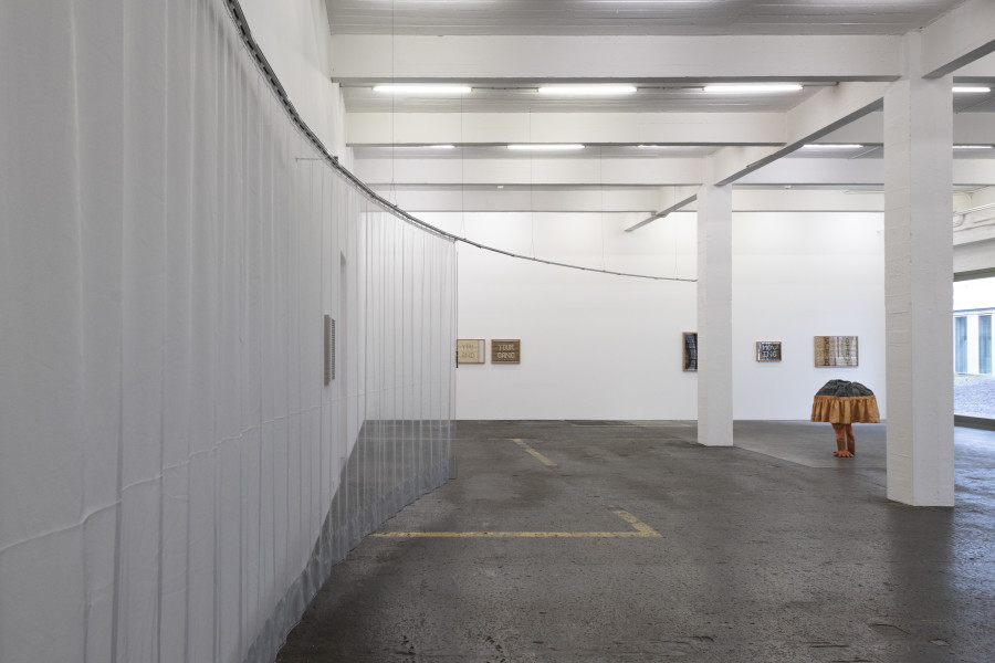 Gina Proenza, «Moving Jealousy», exhibition view, 2023. Photo: Kunst Halle Sankt Gallen, Sebastian Schaub. Courtesy of the artist and Kunst Halle Sankt Gallen.