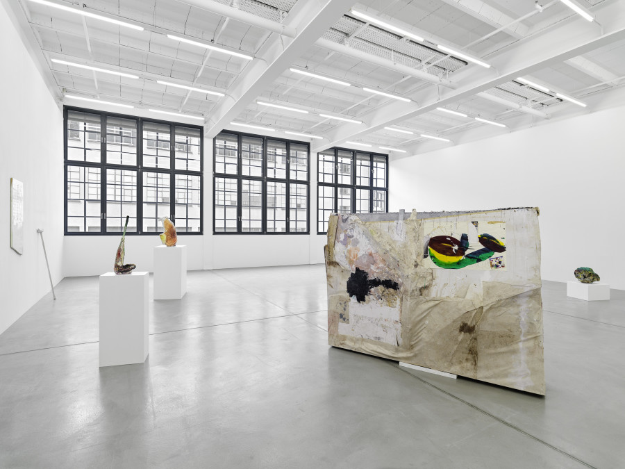 Installation view, Franz West, Die frühen Werke / Early Works, Galerie Eva Presenhuber, Maag Areal, Zurich, 2025. © Archiv Franz West © Estate Franz West. Courtesy the artist and Galerie Eva Presenhuber, Zurich / Vienna. Photo: Stefan Altenburger Photography, Zürich