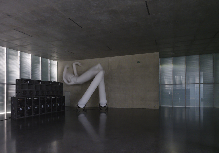Cyprien Gaillard, When you expect flutes, it’s whistles, Exhibition view ground floor Kunsthaus Bregenz, 2026. Visitant (no dancing 2020 – 2021), 2021. Photo: Timo Ohler. © Cyprien Gaillard, Kunsthaus Bregenz. Courtesy of the artist, Berlin Atonal, Sprüth Magers, Gladstone Gallery
