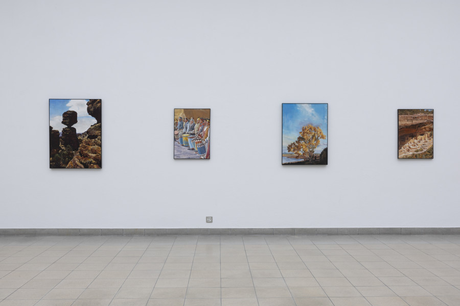 John Miller, Gemälde aus der Serie / paintings from the series Southwest Landscape, Paintings, 1994-1996, Acrylfarbe Leinwand, diverse Grössen /Acrylic on canvas, various dimensions, Unterschiedliche Leihgeber:innen / Various lenders. Photo: Gina Folly