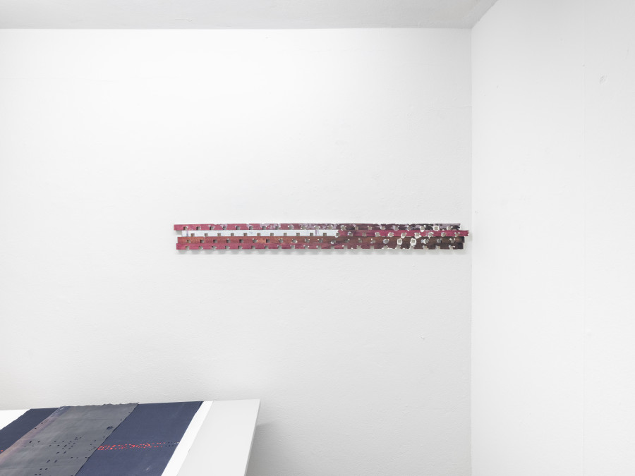 Exhibition view, IM MUELL IM PARK, Matthias Holznagel, Pförtnerhaus Freiburg, 2025.