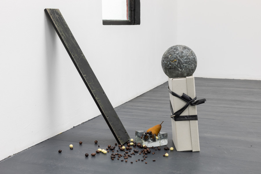 Caterina de Nicola, Things you can’t buy: new hours and services, 2022, found objects, spheres made of epoxy resin, screws and metal scraps, dimensions variable. Photo: Kilian Bannwart