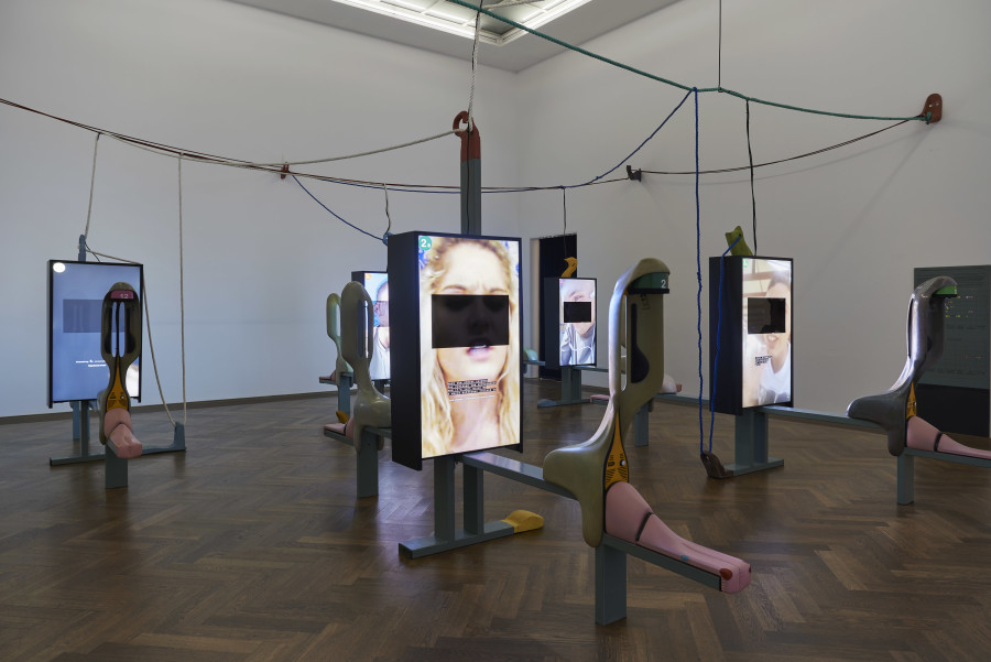 Neïl Beloufa, Global Agreement, 2019, installation view, in: Neïl Beloufa, Humanities, Kunsthalle Basel, 2024, photo: Philipp Hänger / Kunsthalle Basel