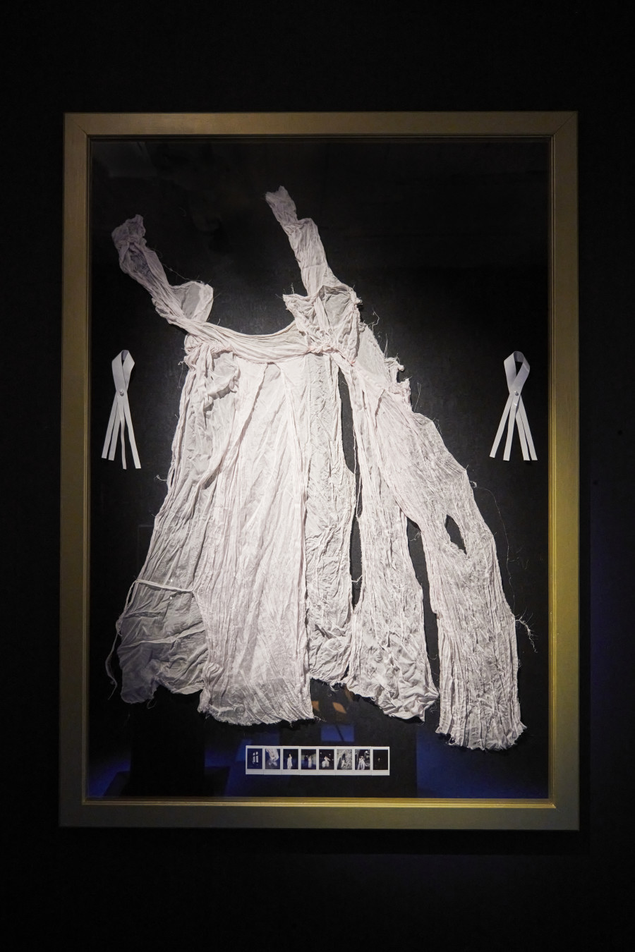 Giulia Essyad, Gaãa costume created by Loren Kagny for Gaãa Lamarre, -A Selene Blues-, 2020. Photo Guillaume Python. Courtesy of Fri Art Kunsthalle