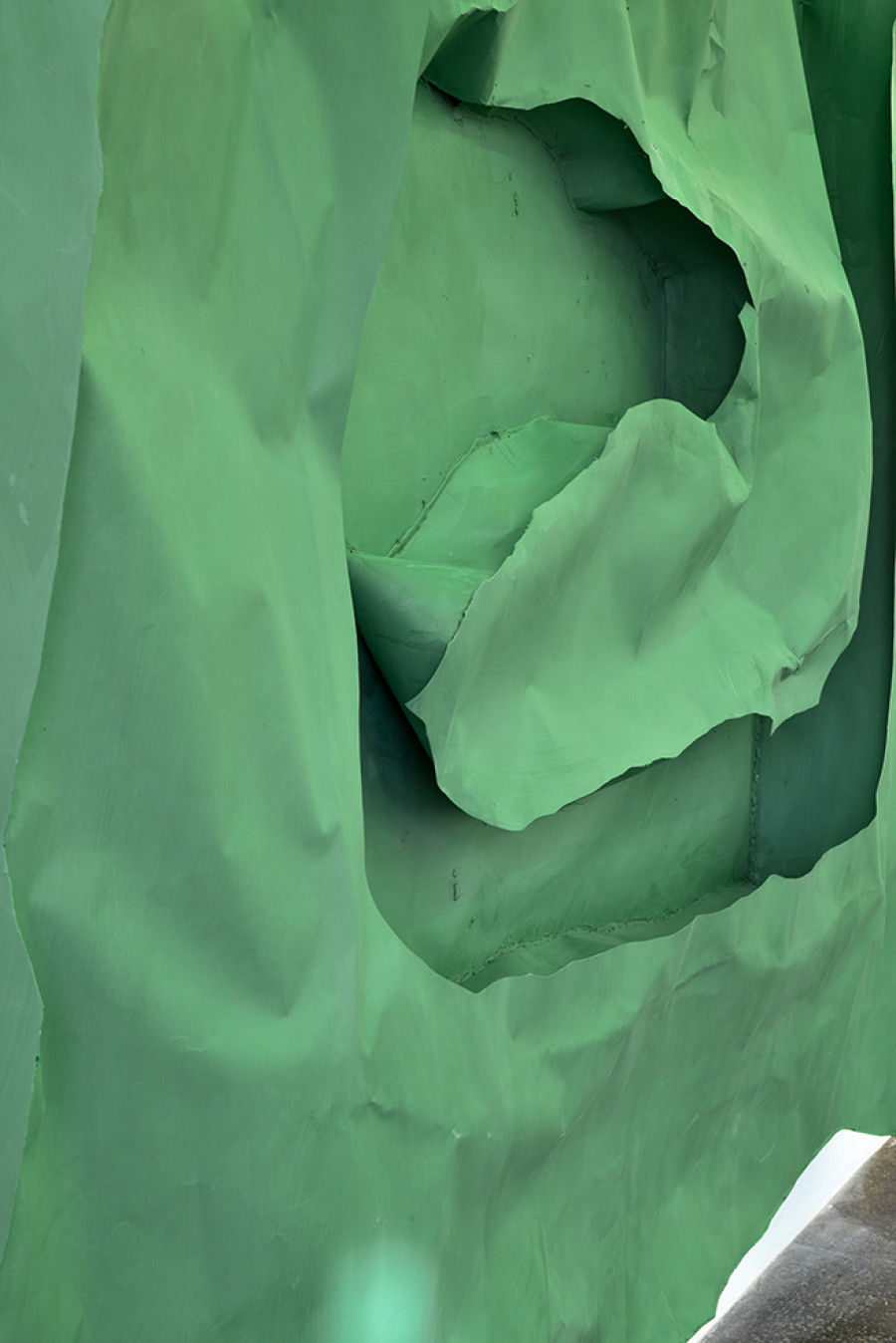 Simone Holliger, Green frame figure (detail), 2020. Courtesy: the artist; Gallery Nicolas Krupp, Basel. Photo: Kunst Halle Sankt Gallen, Sebastian Schaub