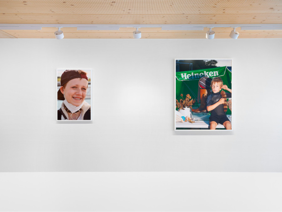 Roe Ethridge, Happy Birthday Louise Parker II, 2024, installation view. Artwork © Roe Ethridge. Photo: Annik Wetter. Courtesy Gagosian