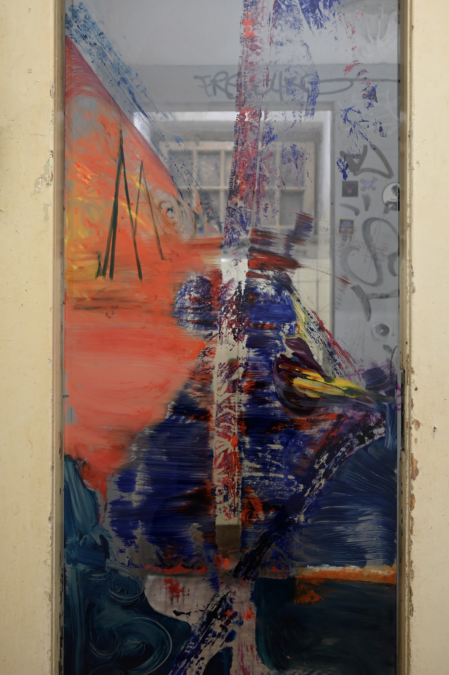 Mirjam Walter, "indulgence/Nachsicht" (detail), 2025, 186,5 x 63,8 cm, Mirjam Walter, "gestohlen bleiben" at Kaiserwache, Freiburg im Breisgau, 2025. Courtesy: the Artist and Kaiserwache. Photo: Stefan Lux