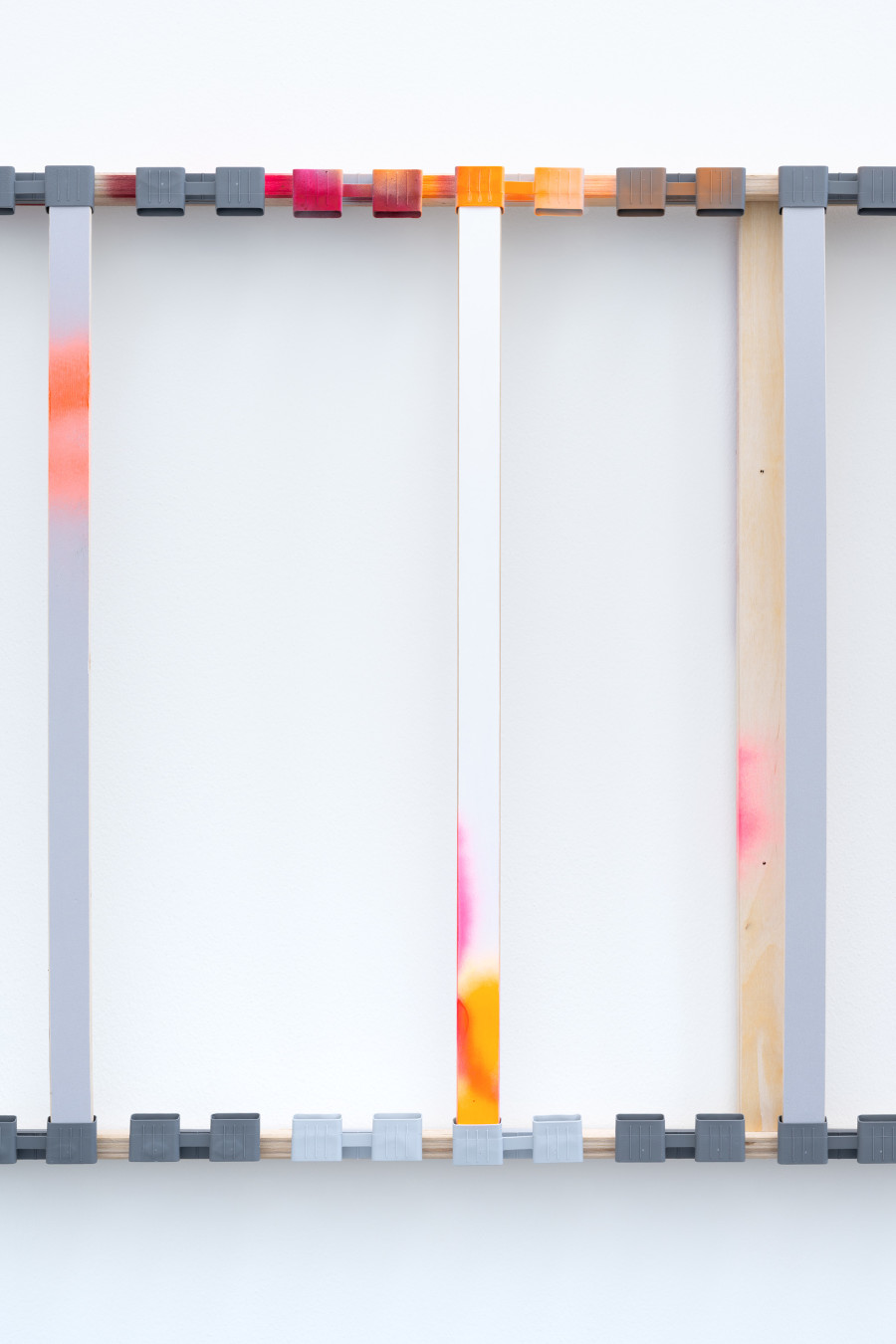 Florian Slotawa, exhibition view, Grammatik einfach erklärt, detail view of LR_04, 2025, von Bartha, Basel, 2026. Photo: Finn Curry / von Bartha. Courtesy of the artist and von Bartha.