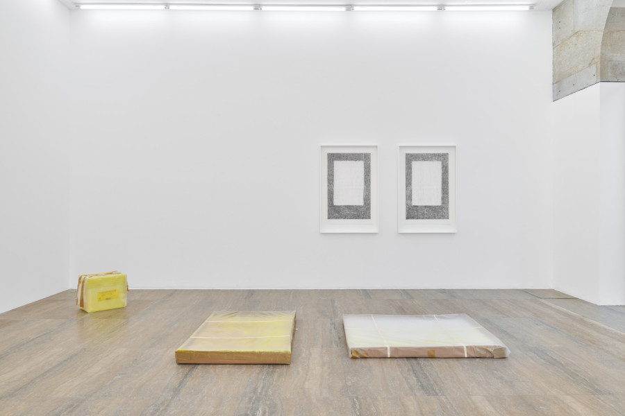 Inherited Times. Théa Giglio, 2026, vue d’exposition. © Thomas Maisonnasse | Halle Nord 2026