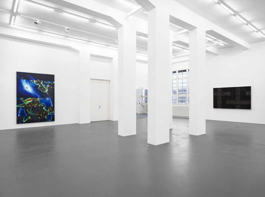 Installation view, Sarah Benslimane, Le monde à l’envers. Galerie Francesca Pia, Zurich, 2025. Photo: Cedric Mussano