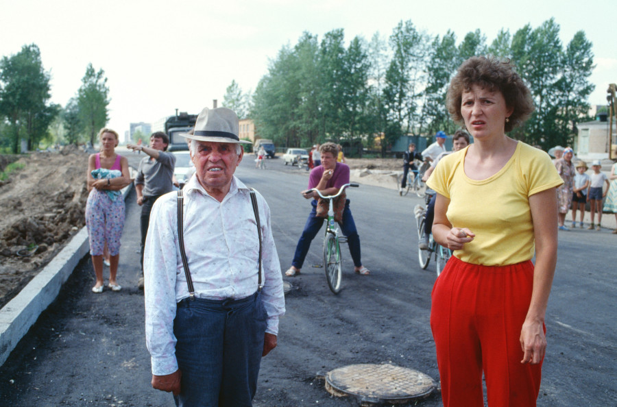 Axel Schön, Untitled, 1993, from the series Feuer, Novgorod, 1993 © Axel Schön
