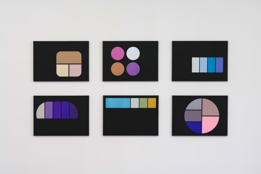 Installation view, NEOGEO, Décalages féminins, works Sylvie Fleury, Edition VFO, Zürich, 2025. Photography by Bernhard Strauss