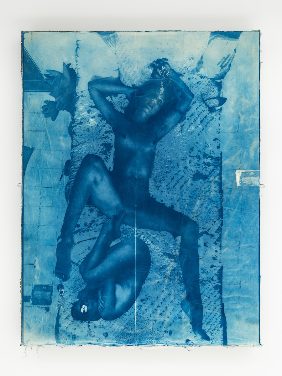 Maya Hottarek, Rebirth, 180x145x20, Cyanotipe on jeans, wool, aluminium, 2023. Photo credit : Philip Frowein (@philipfrowein)