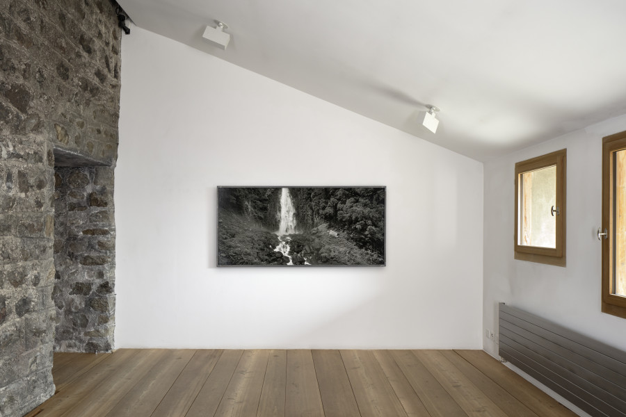 Balthasar Burkhard, Japan (Kumano), 2005, gelatin silver print on baryt paper, wood frame, 84 x 180 cm, 1 of. Photo: Ralph Feier, Courtesy of the artist and Galerie Tschudi