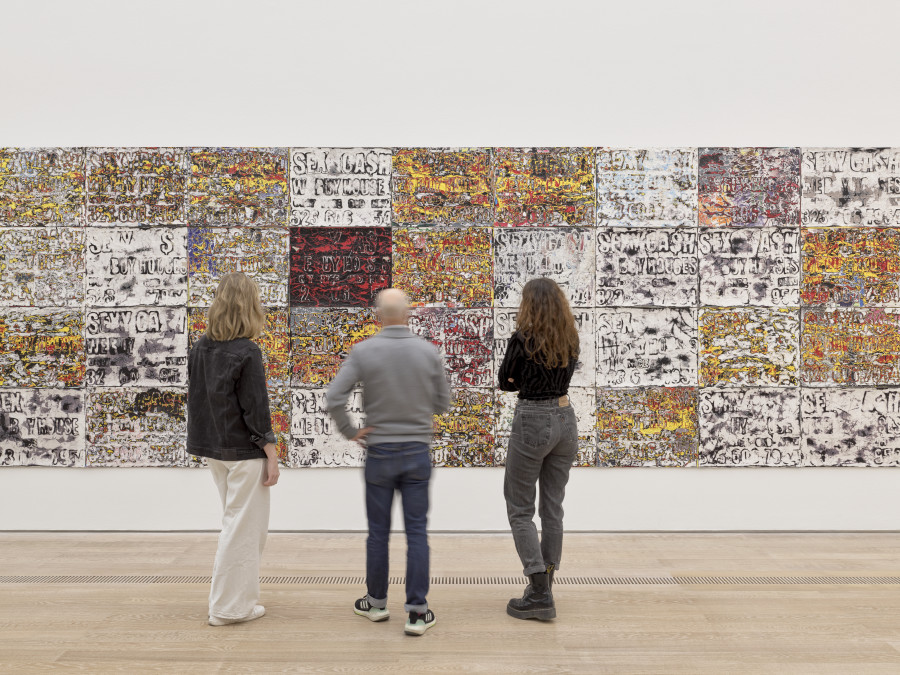 Presentation of the collection «There is only one thing I fear in life, my friend: One day, the black will swallow the red.», Fondation Beyeler, Riehen/Basel, 2025. Daros Collection, Switzerland. © Mark Bradford. Courtesy the artist and Hauser & Wirth / Installation view: Mark Niedermann