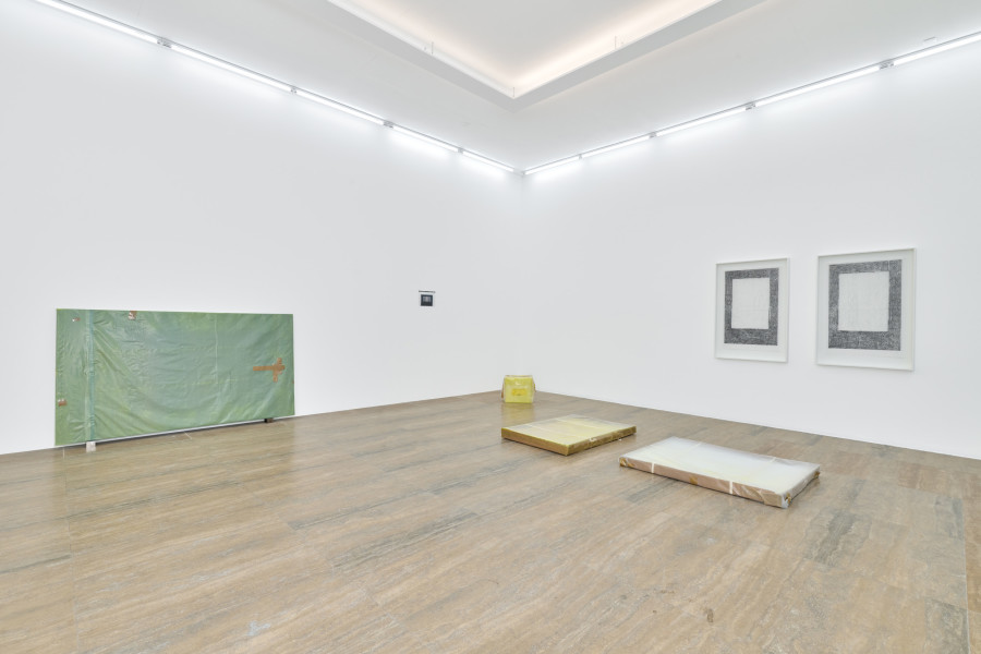 Inherited Times. Théa Giglio, 2026, vue d’exposition. © Thomas Maisonnasse | Halle Nord 2026