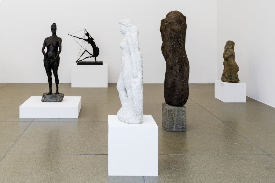 Installationsansicht Schweizer Skulptur seit 1945 - 12.06.21 – 26.09.21, Aargauer Kunsthaus, Aarau. Foto: René Rötheli, Baden
