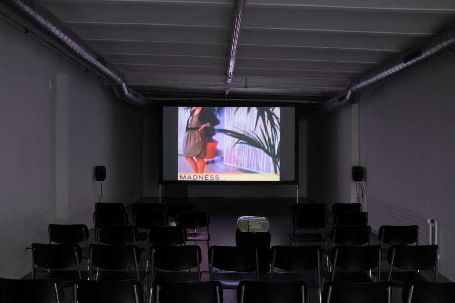 Cheryl Donegan, I Still want to Drown, 2010, 4:3 (colour, sound), 03:19’, Courtesy of the artist. Photo credits: marytwo