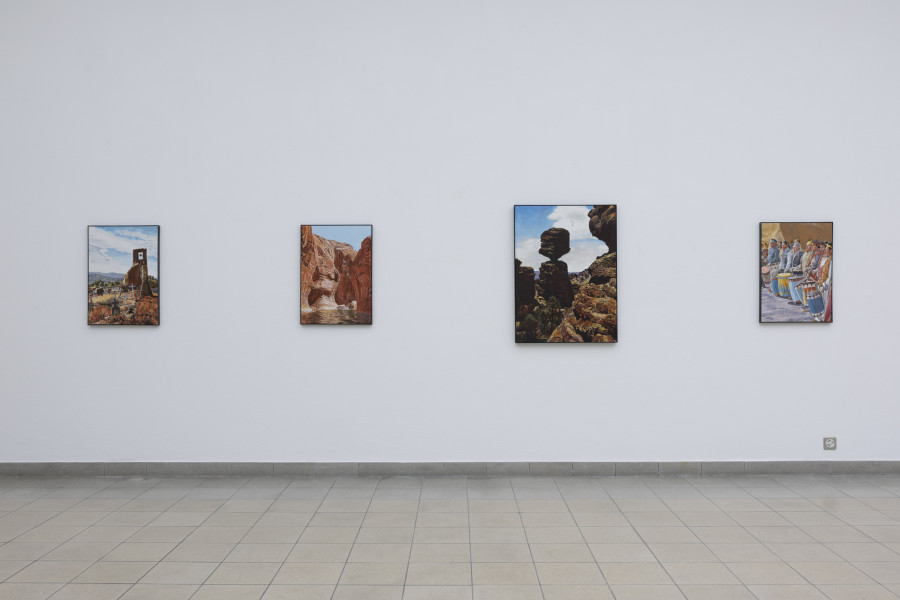 John Miller, Gemälde aus der Serie / paintings from the series Southwest Landscape, Paintings, 1994-1996, Acrylfarbe Leinwand, diverse Grössen /Acrylic on canvas, various dimensions, Unterschiedliche Leihgeber:innen / Various lenders. Photo: Gina Folly