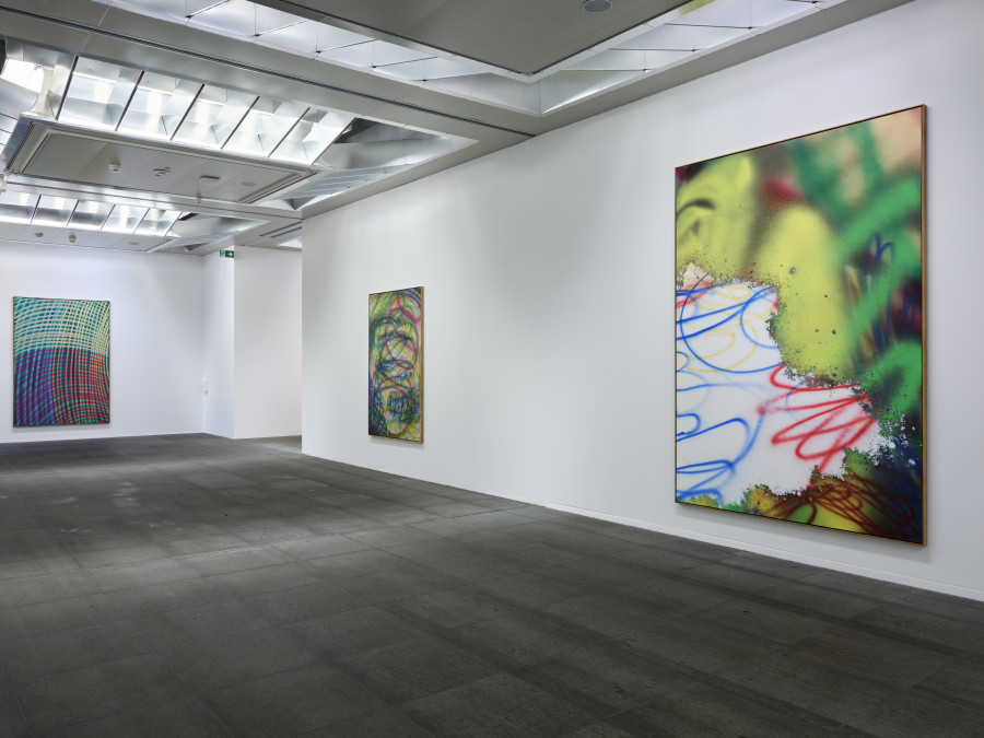 Ausstellungsansichten: Katharina Grosse. Studio Paintings, 1988–2022. Foto: © Rolf Siegenthaler / Kunstmuseum Bern