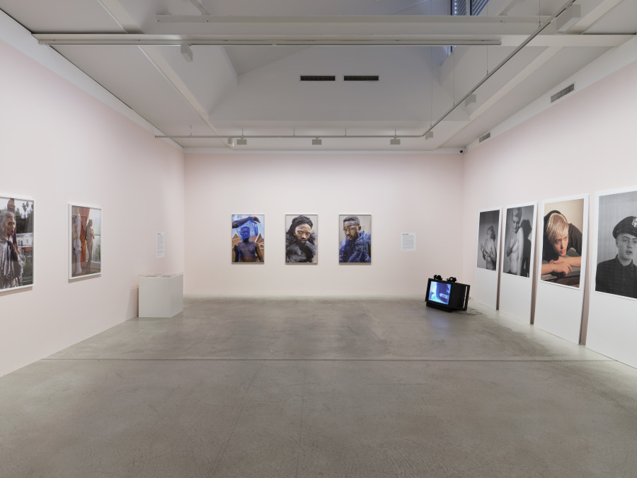 Installation view Orlando – Based on a Novel by Virginia Woolf, Fotomuseum Winterthur © Fotomuseum Winterthur / Conradin Frei