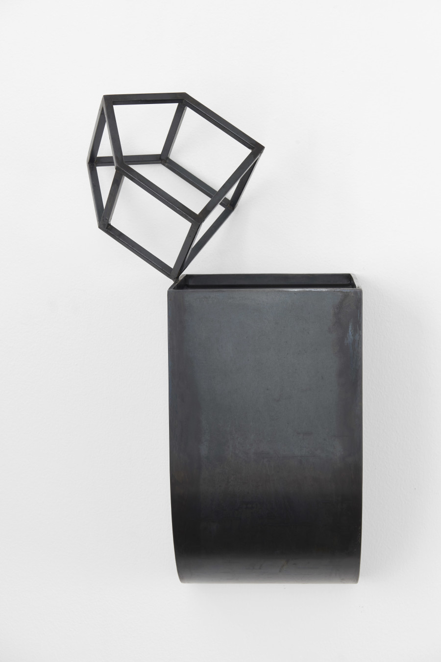 Untitled, 2023, Iron, artist’s oil-based mix, 54 x 27 x 19 cm, Unique. Photo: Philipp Hänger. Courtesy the artist and Wilde