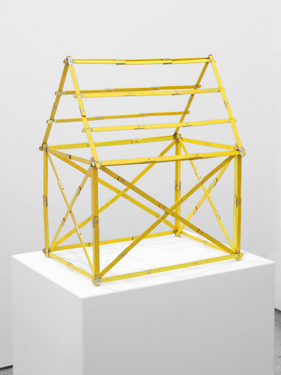 Hans-Peter Feldmann, Zollstockhaus, 2000s, Folding rules, wire, 79 x 47 x 64 cm