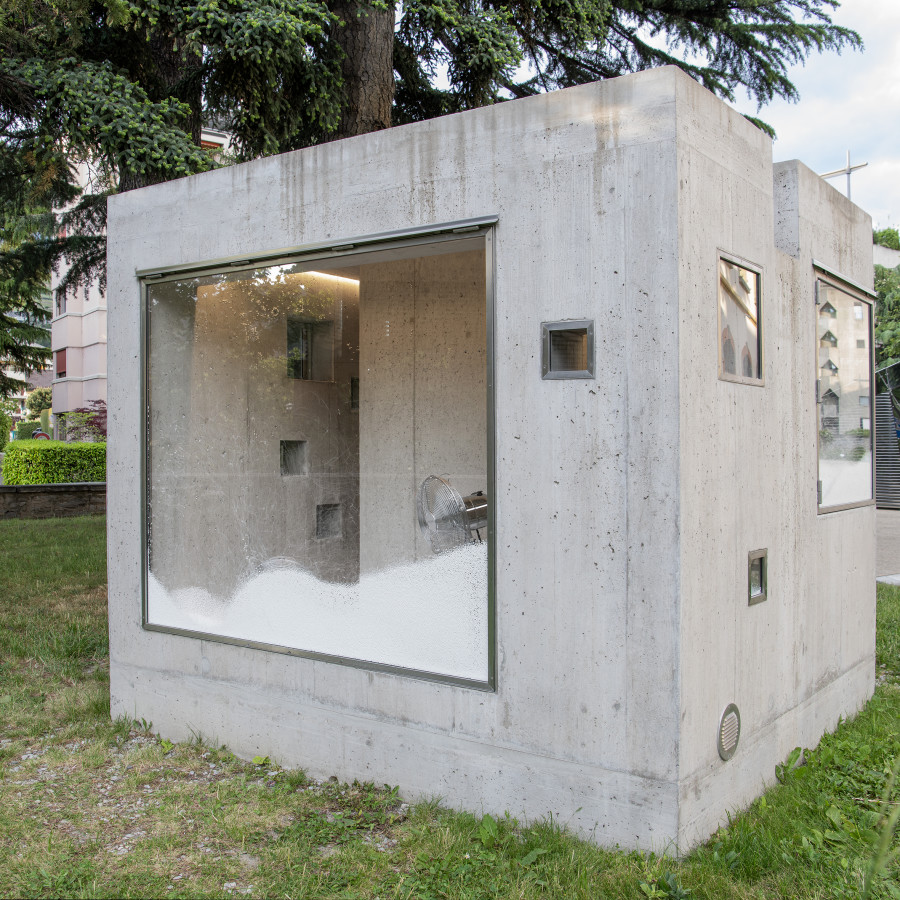 Installation view, Roberta Folliero, Un Souvenir, Lemme, 2024.