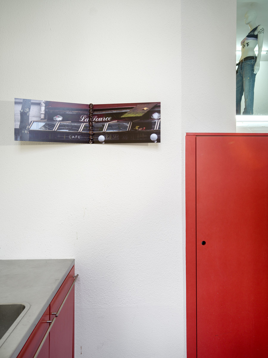 Adrien Genty, La Source, 2025 / Jesaja Kroessin, Girl , 2025, in Passage du Commerce, Kunsthalle Winterthur, 2025. Photo: Cedric Mussano