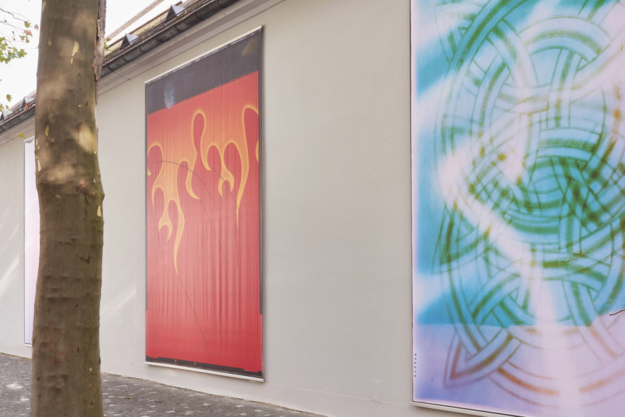 Ketuta Alexi-Meskhishvili, Verkleidung, Kunsthalle Basel back wall, 2022. Exhibition view from left to right: who lived well (flames), 2016; Georgian Ornament, 2020. Photo: Philipp Hänger / Kunsthalle Basel. All works courtesy the artist; galerie frank elbaz, Paris; and LC Queisser, Tbilisi
