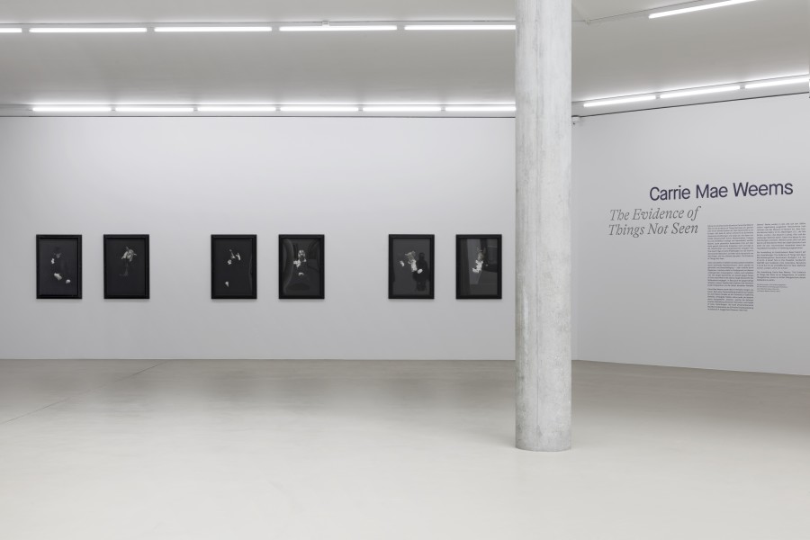 Exhibition view, Carrie Mae Weems, The Evidence of Things Not Seen, Kunstmuseum Basel, 2023-2024. © bei der Künstlerin / the artist. © Carrie Mae Weems. Courtesy of the artist, Jack Shainman Gallery, New York and Galerie Barbara Thumm, Berlin. Photo Credit: Gina Folly