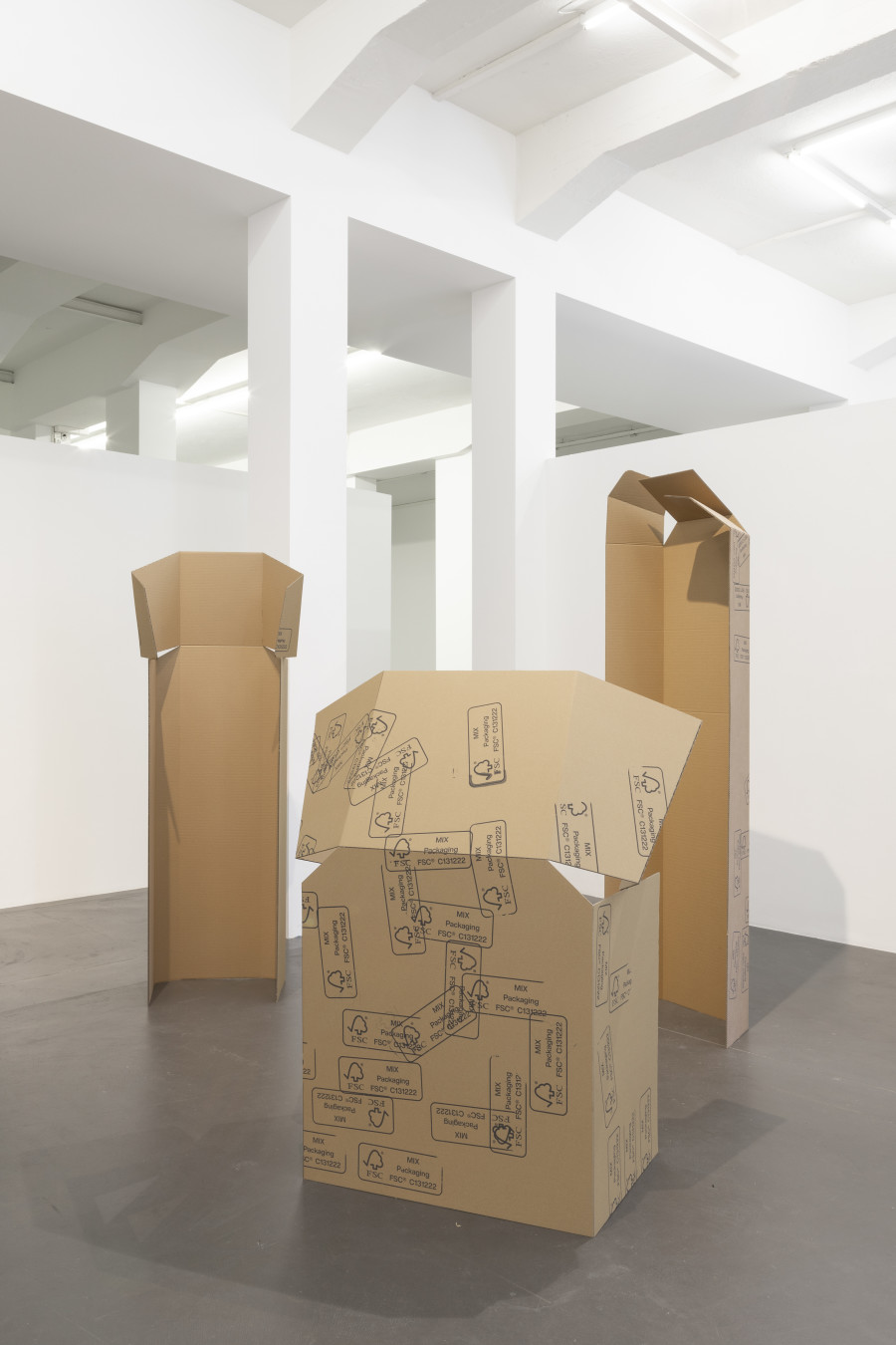 Exhibition view, Ilona Stutz, von Welt, Barbara Seiler, 2023. Photo credit: Michal Florence Schorro