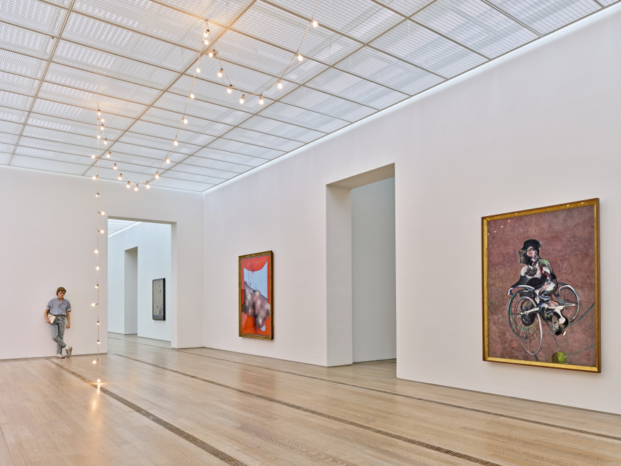 Installation view «Anniversary Exhibition – Special Guest Duane Hanson» at the Fondation Beyeler, Riehen/Basel, 2022 © The Estate of Duane Hanson/2022, ProLitteris, Zurich, Photo: Mark Niedermann